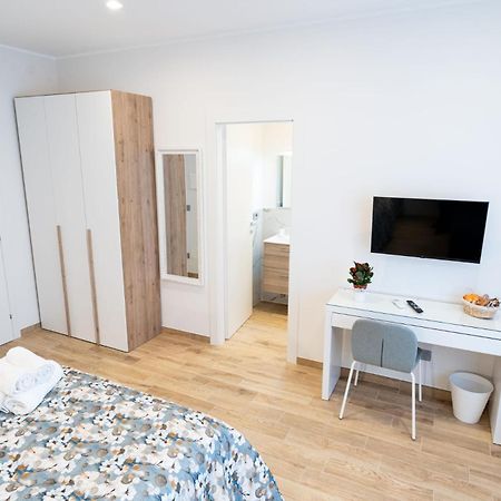 La Dolce Vita Rooms Róma Kültér fotó